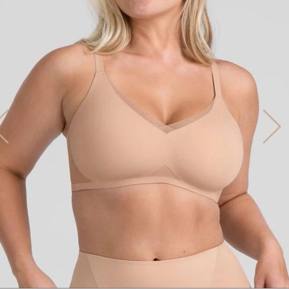 Honeylove Liftwear Crossover Wireless Bra Nude Beige